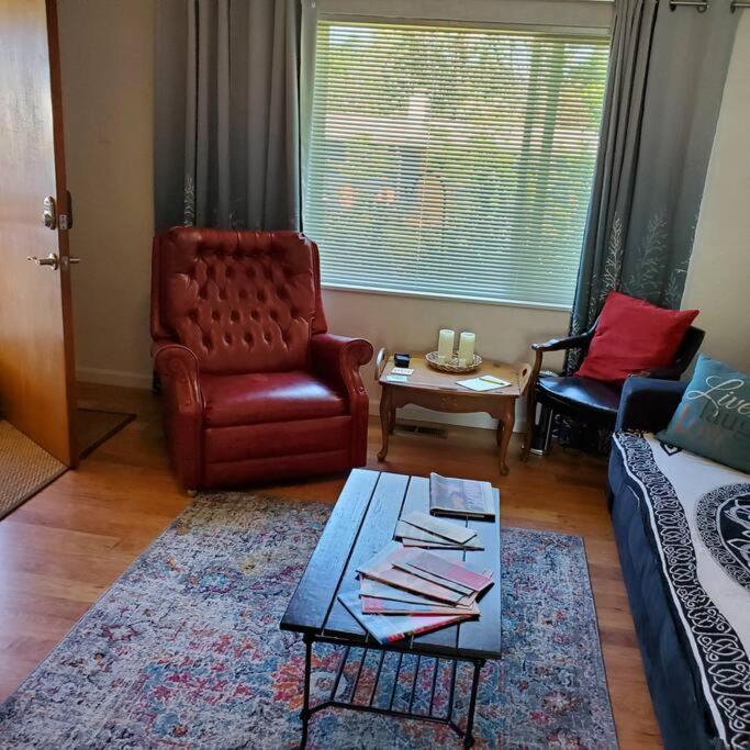 Sweet 2 Bedroom Close To U Of Oregon & Track! Юджийн Екстериор снимка
